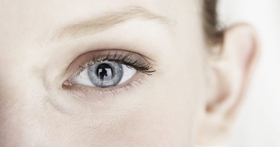 Exercitar a mácula. Ativar essa minúscula e poderosa região dos olhos – responsável pela percepção visual dos detalhes – vai trazer benefícios para nada menos que mais de 25 problemas de visão. Você ouviu certo. É exatamente isso!
