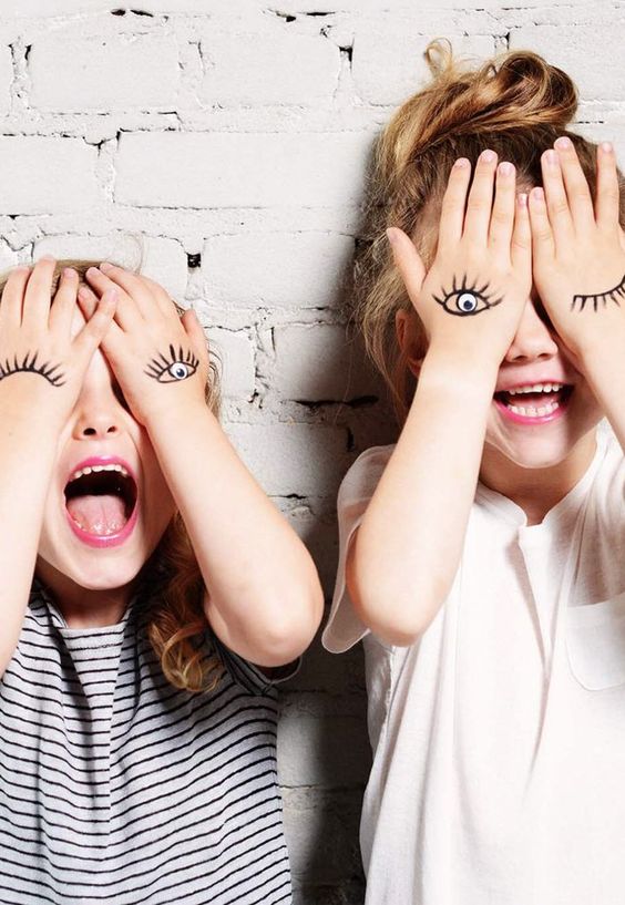 Problemas visuais em crianças podem ser melhorados por meio de exercícios que estimulam os olhos. A infância é um período muito bom para que elas pratiquem o método, pois a idade ajuda bastante na melhora da eficácia dos resultados