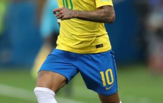 Visão periférica e futebol. O que será que seu campo visual tem a ver com a forma de jogar de alguns craques desse esporte, como Neymar e Cristiano Ronaldo, por exemplo? A estrela da seleção brasileira, assim como outros atletas de ponta do futebol profissional, sabem usar como ninguém a visão periférica.