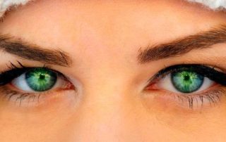 Mitos sobre a visão podem fazer com que você acredite que alguns problemas relacionados à sua saúde visual tenham ligação direta com o desenvolvimento de algumas doenças. No entanto, é preciso ficar atento(a). Isso porque você pode estar redondamente enganado(a) a respeito de alguns fatos que envolvem seu olhos!