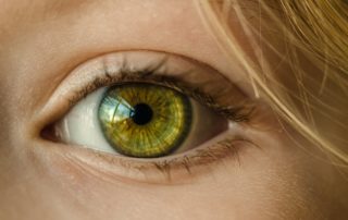 Pálpebras Caídas Pedem Massagens e Alongamento